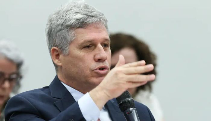 Ministro confirma exoneração de diretor envolvido no leilão do arroz